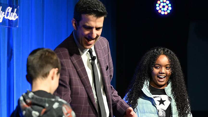 Family-Magic-Show-Times-Square-NYC-All-Ages1