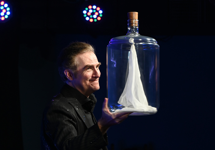 Jim-Vines-Hanky-Magic-Broadway-Magic-Hour